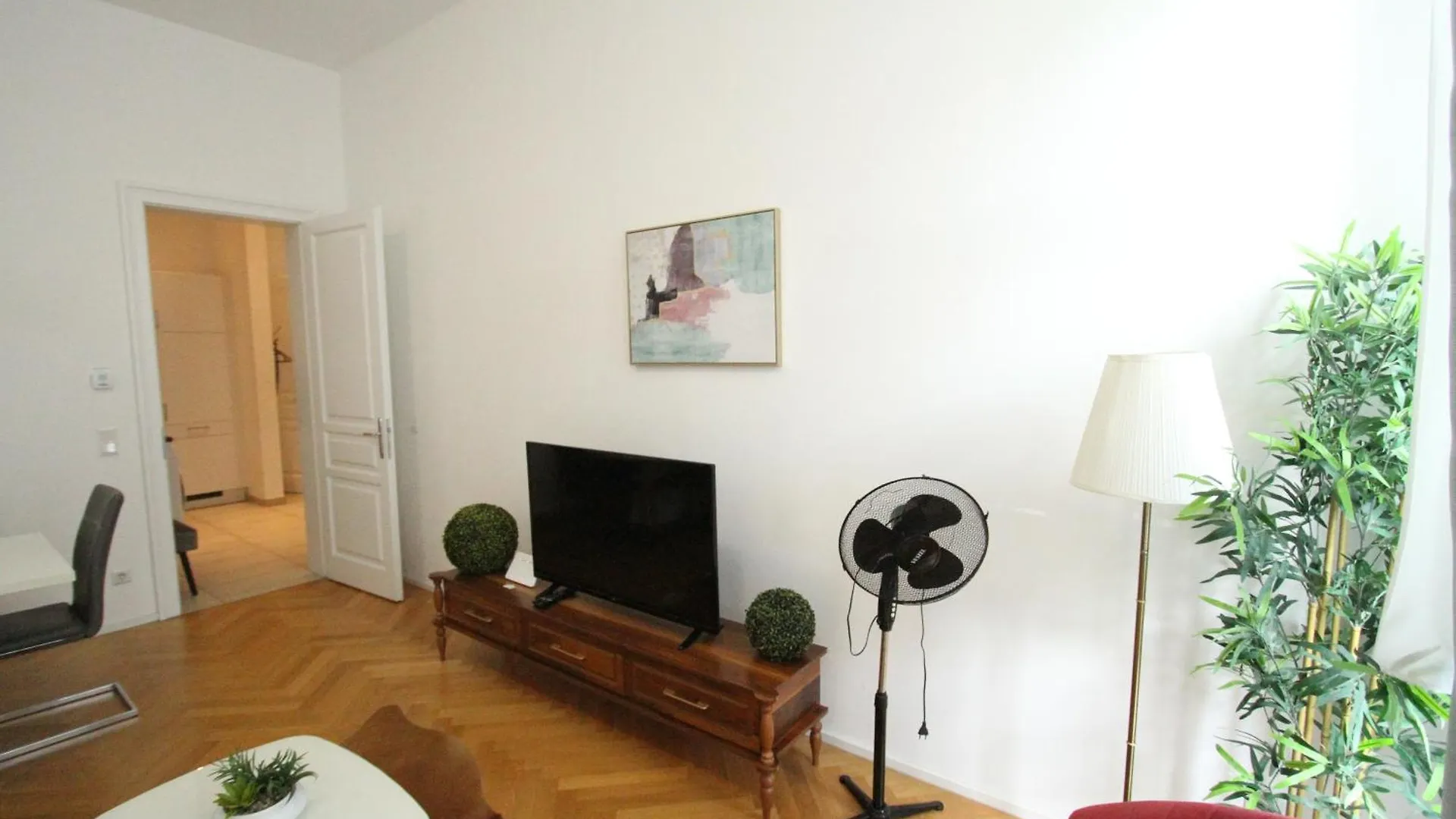 Home Sweet Home - Leopold Vienna